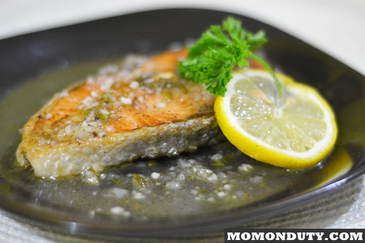 You are currently viewing Pan Grilled Salmon in Lemon Butter Sauce