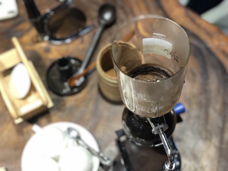 Making Coffee with Syphon